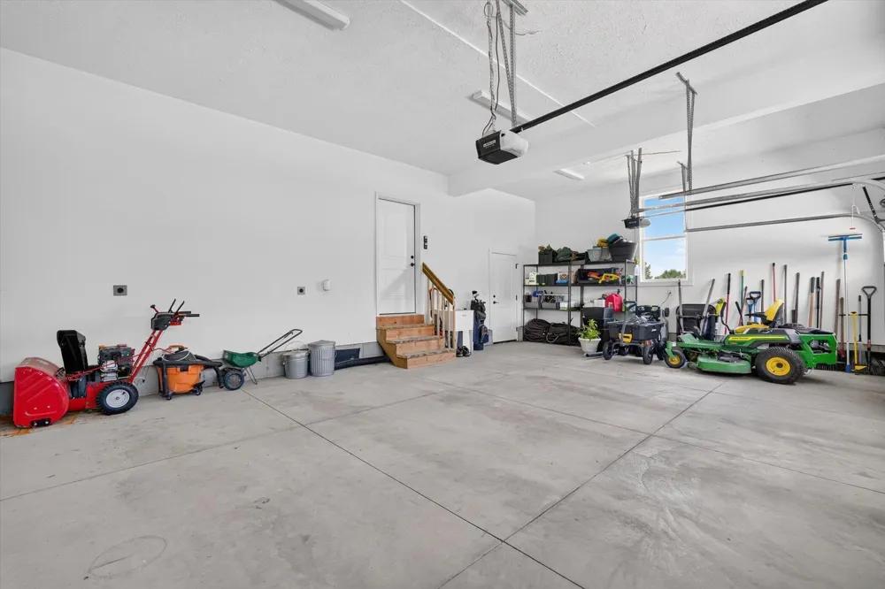7895 Oak Grove Road Howell City, MI 48855