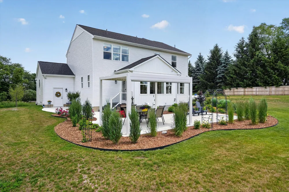 7895 Oak Grove Road Howell City, MI 48855