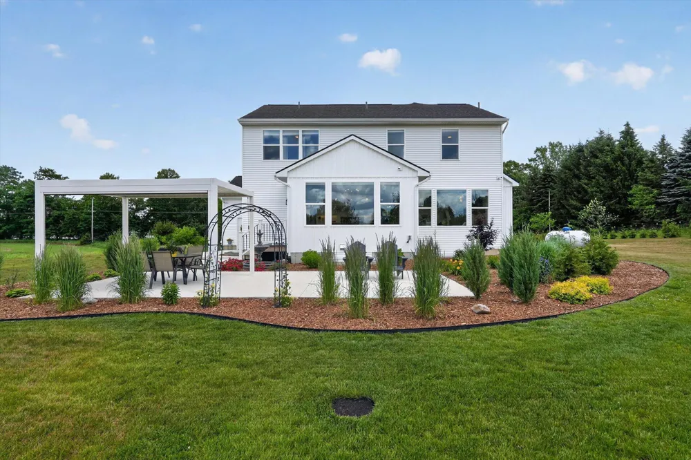 7895 Oak Grove Road Howell City, MI 48855