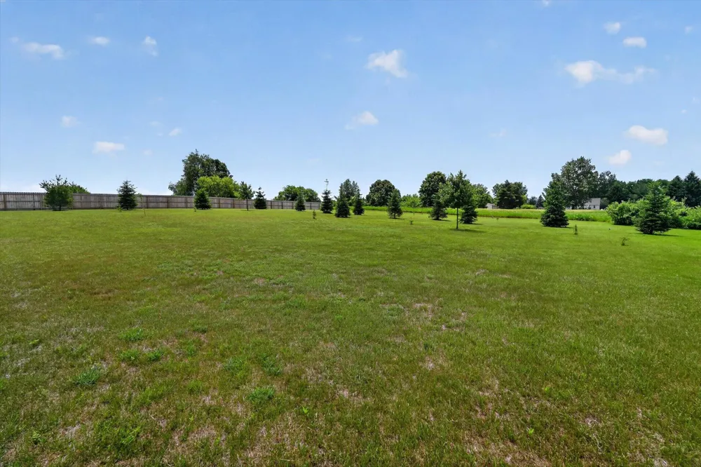 7895 Oak Grove Road Howell City, MI 48855