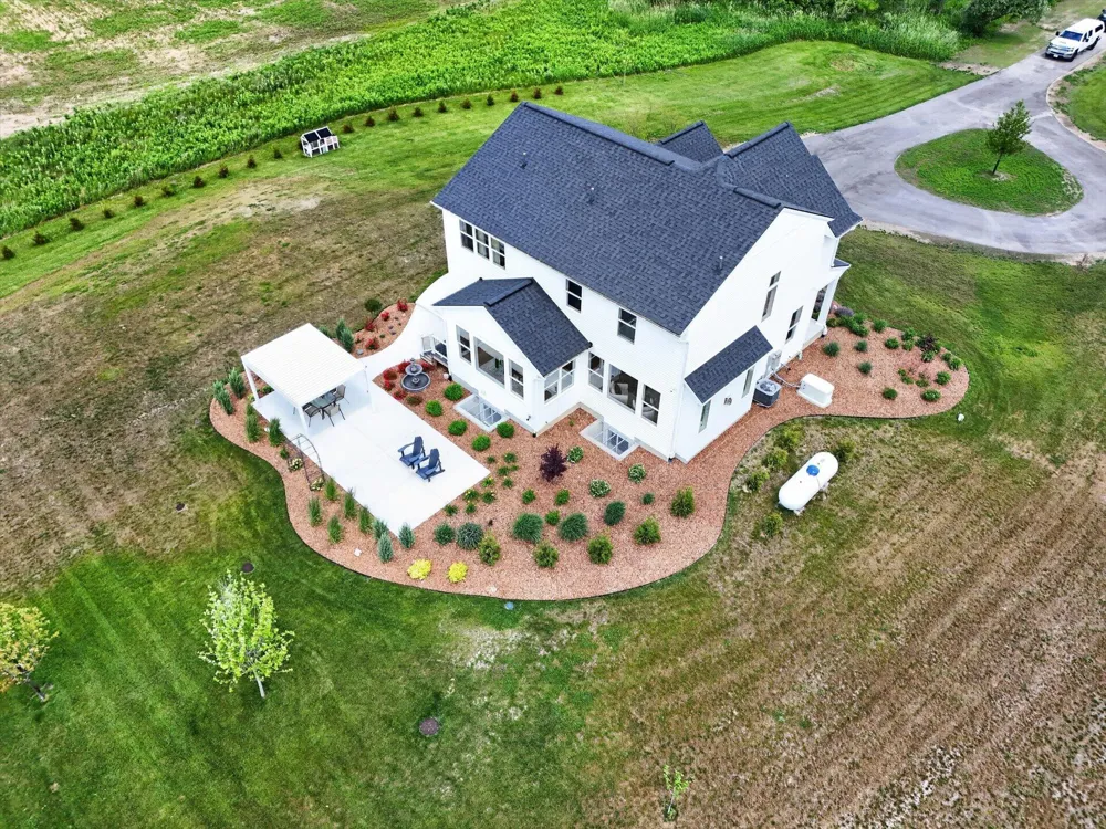 7895 Oak Grove Road Howell City, MI 48855