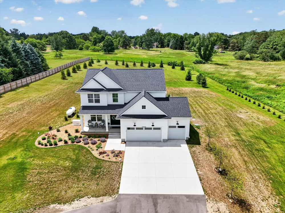 7895 Oak Grove Road Howell City, MI 48855