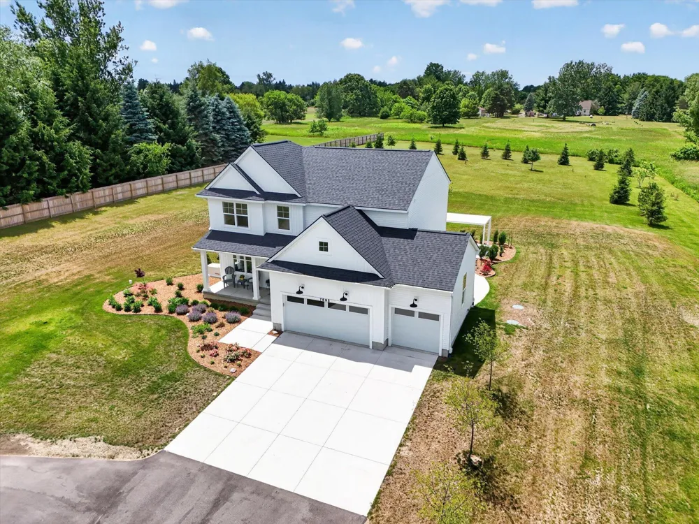 7895 Oak Grove Road Howell City, MI 48855