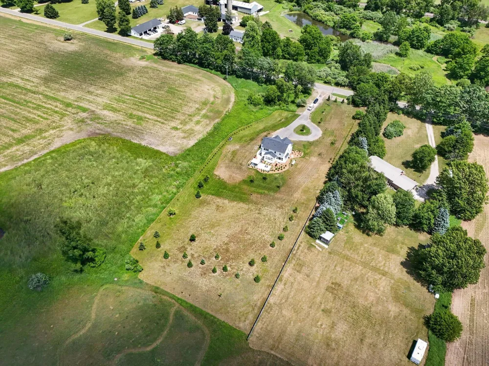 7895 Oak Grove Road Howell City, MI 48855
