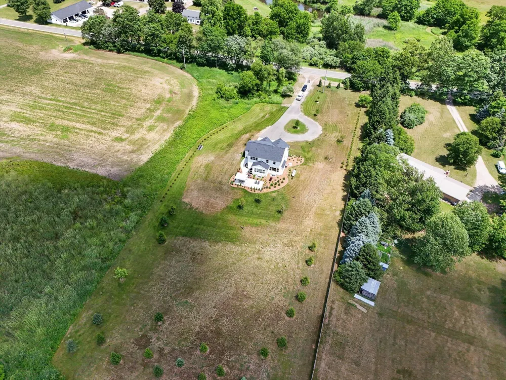 7895 Oak Grove Road Howell City, MI 48855