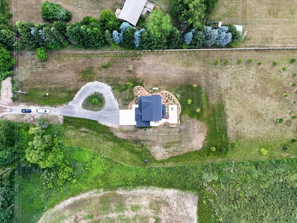 7895 Oak Grove Road Howell City, MI 48855