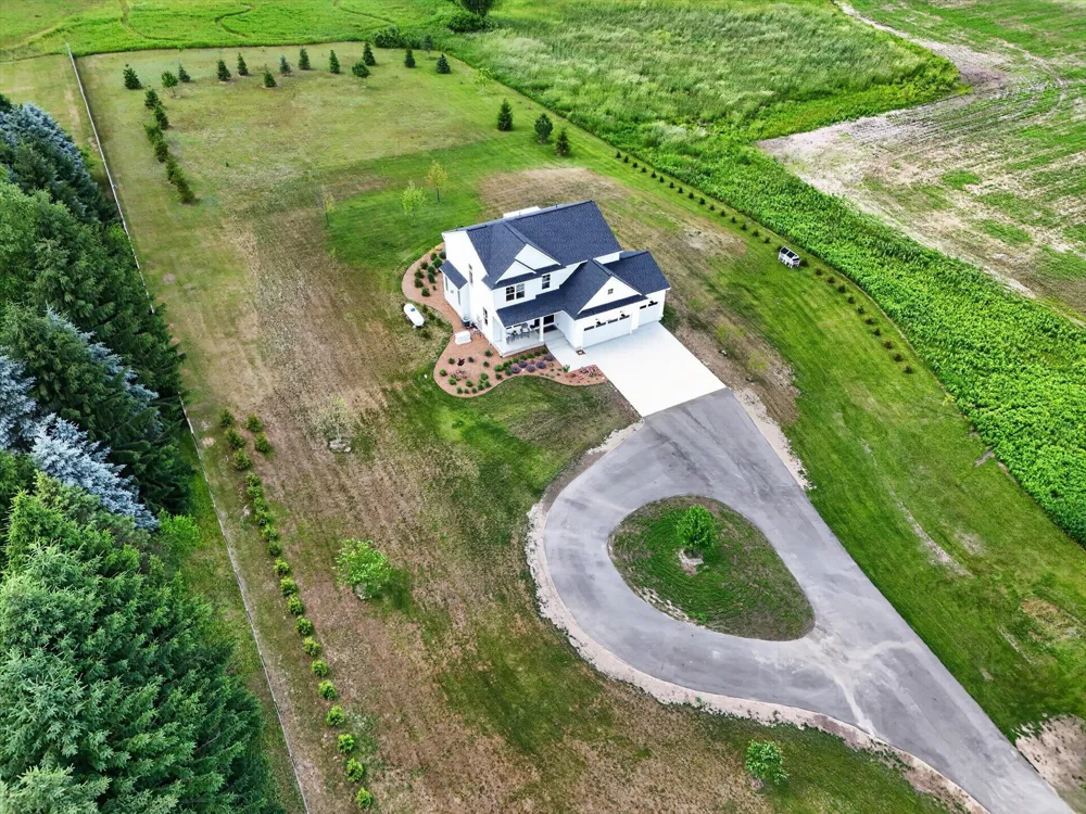7895 Oak Grove Road Howell City, MI 48855