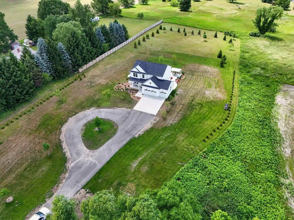 7895 Oak Grove Road Howell City, MI 48855