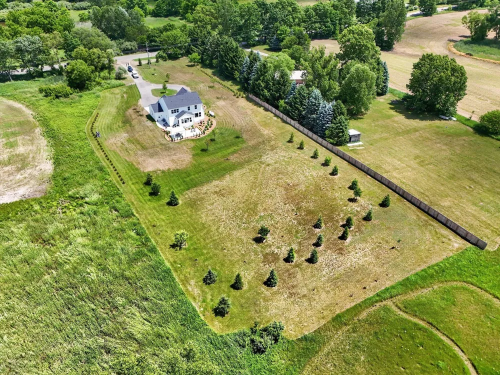 7895 Oak Grove Road Howell City, MI 48855