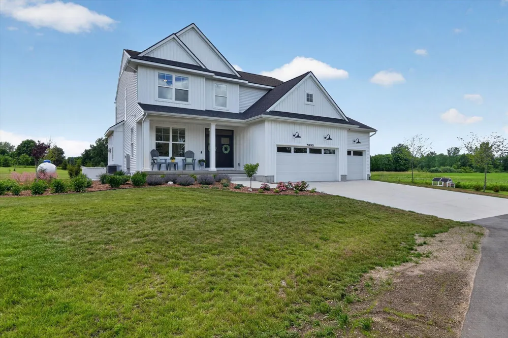 7895 Oak Grove Road Howell City, MI 48855
