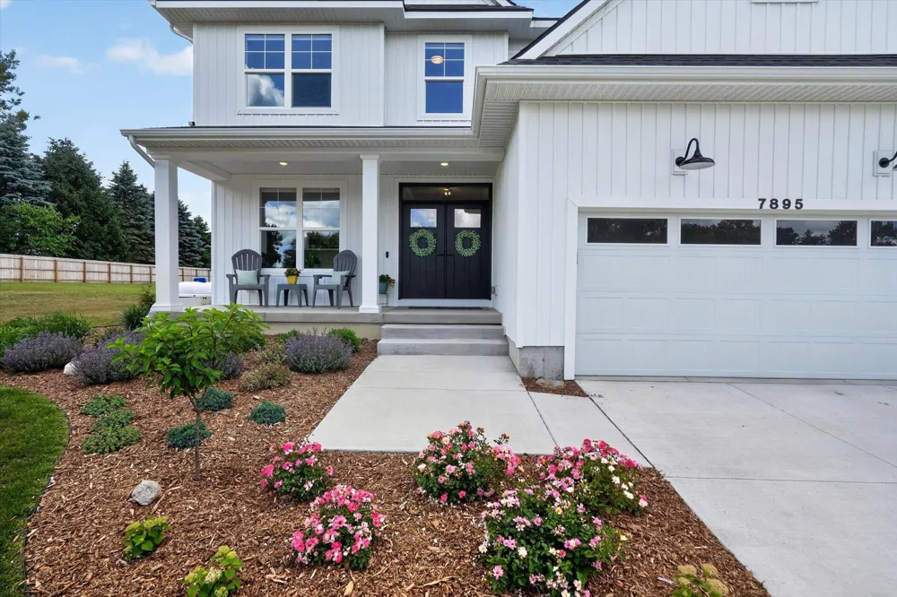 7895 Oak Grove Road Howell City, MI 48855