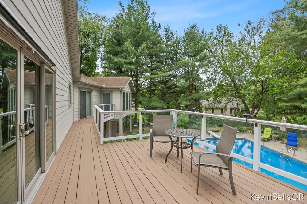 7710 Cascade Pines Drive SE Cascade Charter Township, MI 49546