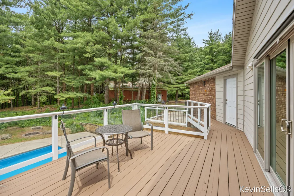 7710 Cascade Pines Drive SE Cascade Charter Township, MI 49546