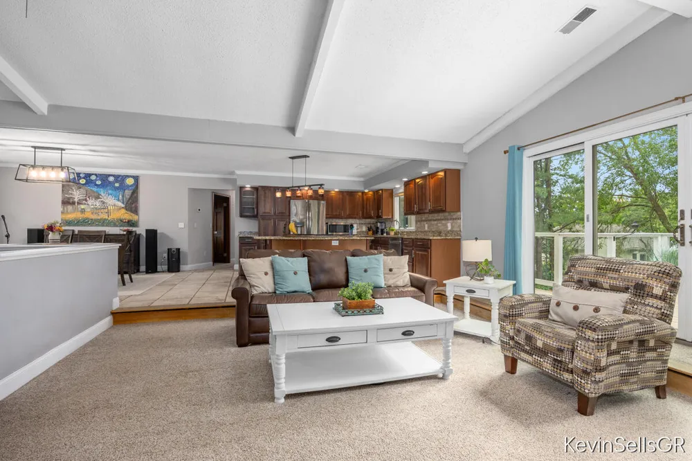 7710 Cascade Pines Drive SE Cascade Charter Township, MI 49546