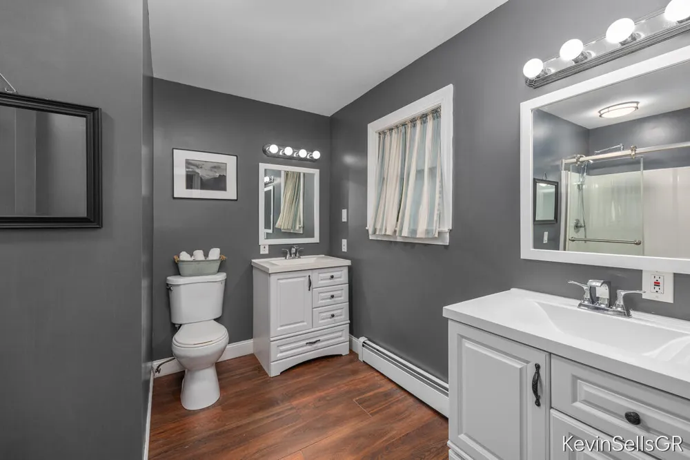 7710 Cascade Pines Drive SE Cascade Charter Township, MI 49546
