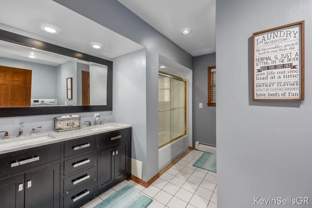 7710 Cascade Pines Drive SE Cascade Charter Township, MI 49546
