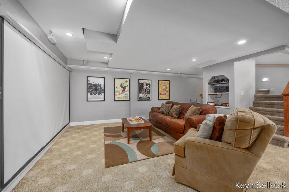 7710 Cascade Pines Drive SE Cascade Charter Township, MI 49546