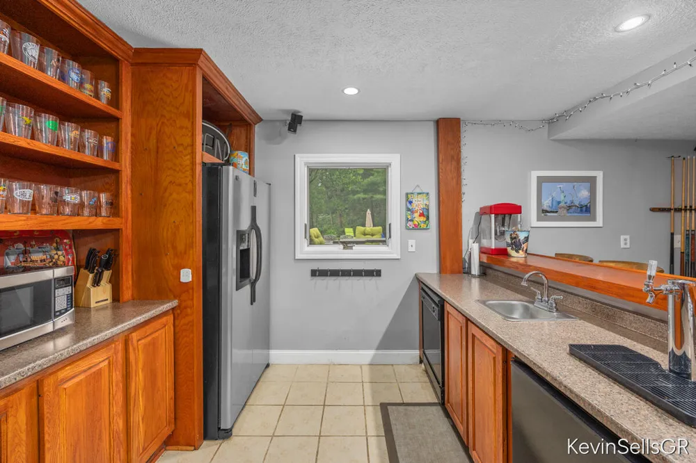 7710 Cascade Pines Drive SE Cascade Charter Township, MI 49546
