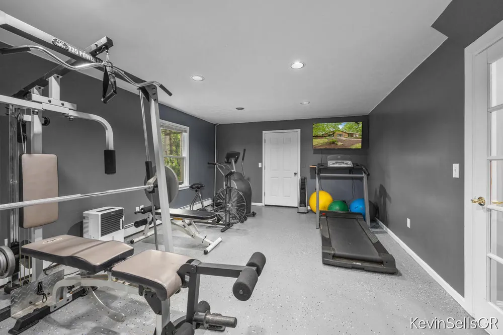 7710 Cascade Pines Drive SE Cascade Charter Township, MI 49546