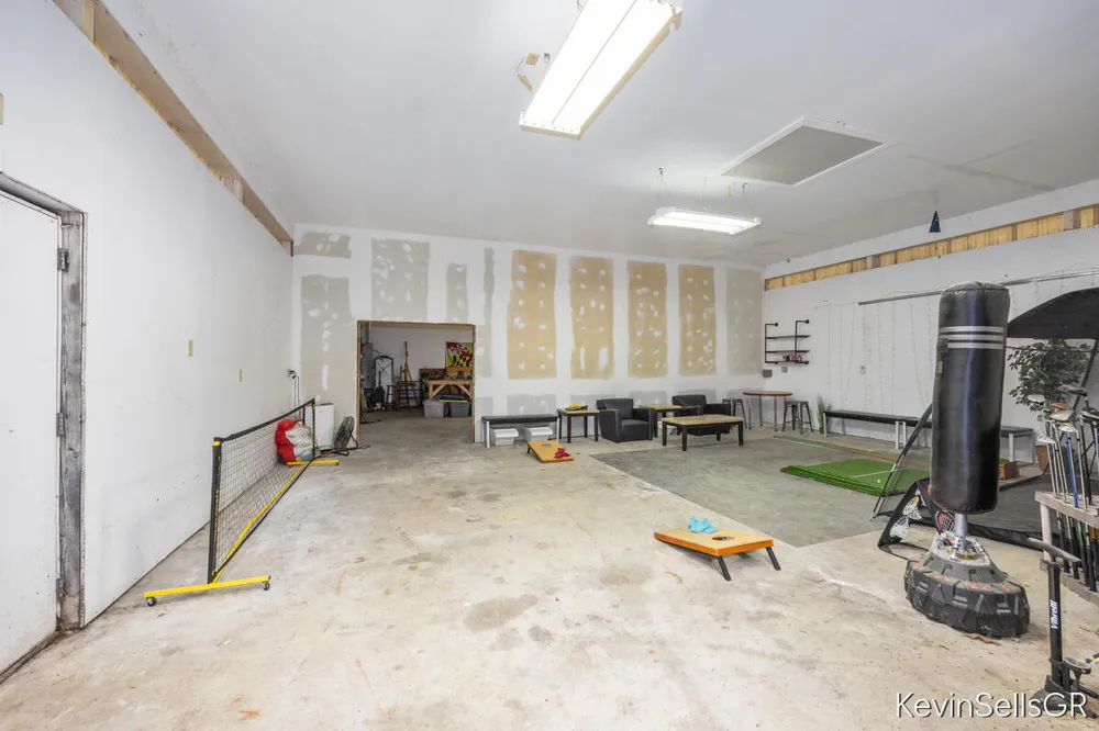 7710 Cascade Pines Drive SE Cascade Charter Township, MI 49546