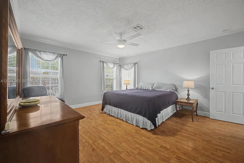 7880 SW 180th Ter Palmetto Bay, FL 33157