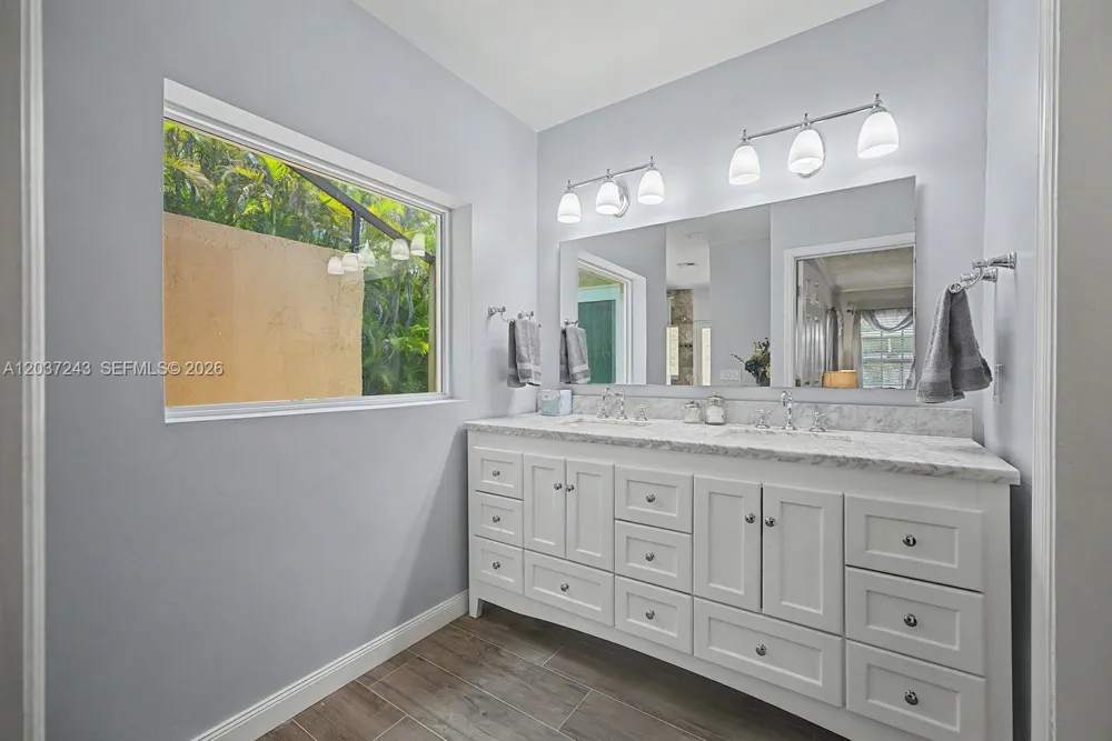 7880 SW 180th Ter Palmetto Bay, FL 33157