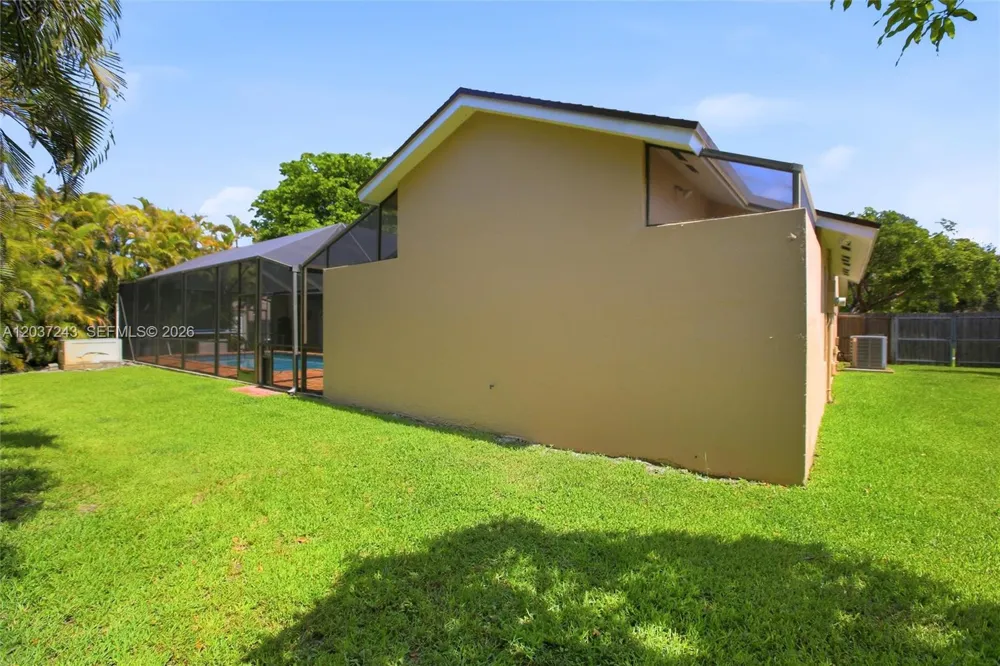 7880 SW 180th Ter Palmetto Bay, FL 33157