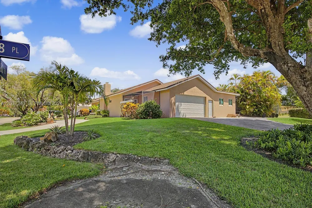7880 SW 180th Ter Palmetto Bay, FL 33157