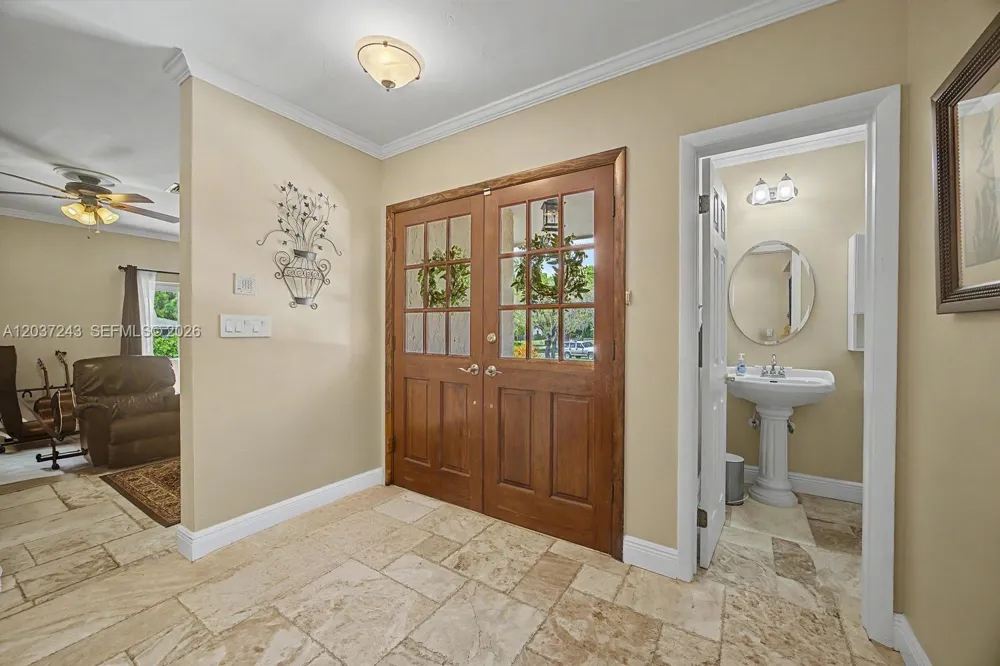 7880 SW 180th Ter Palmetto Bay, FL 33157