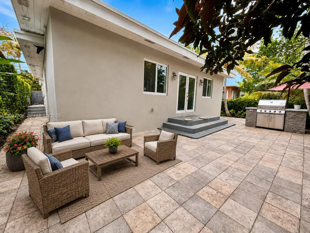 9156 Froude Ave Surfside, FL 33154