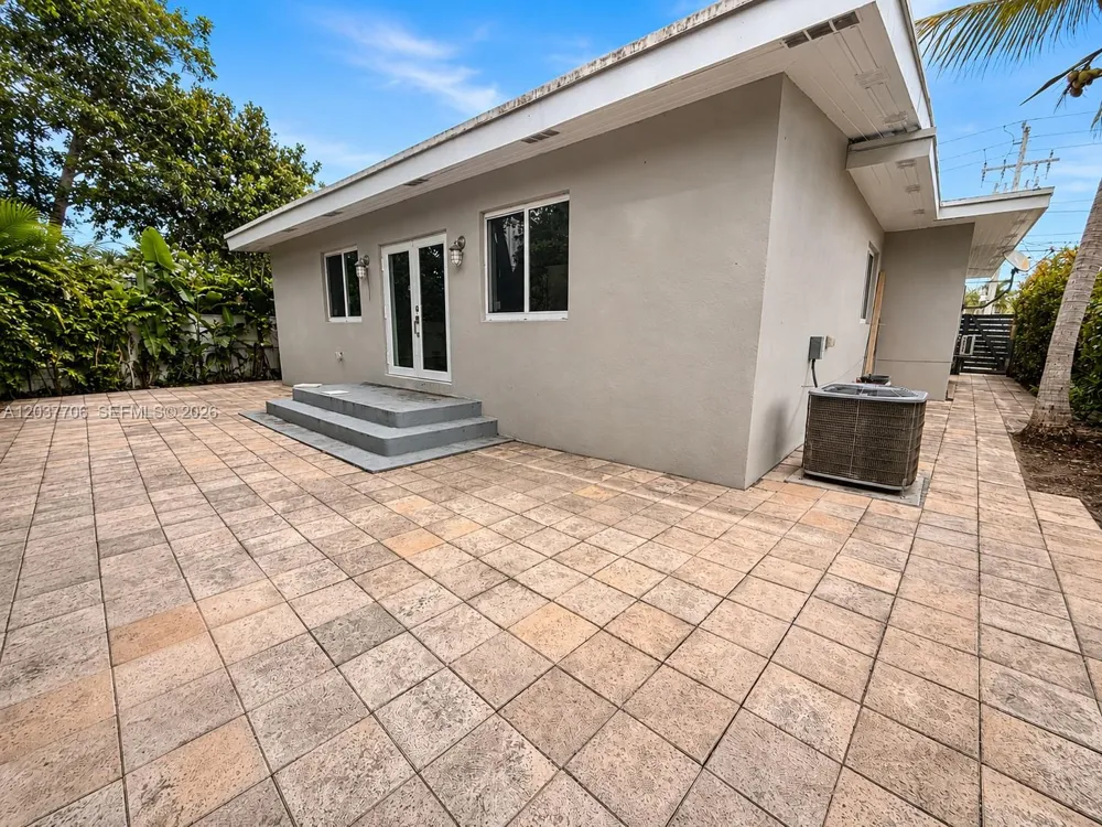 9156 Froude Ave Surfside, FL 33154