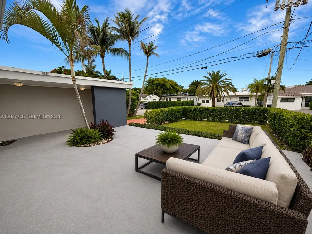 9156 Froude Ave Surfside, FL 33154