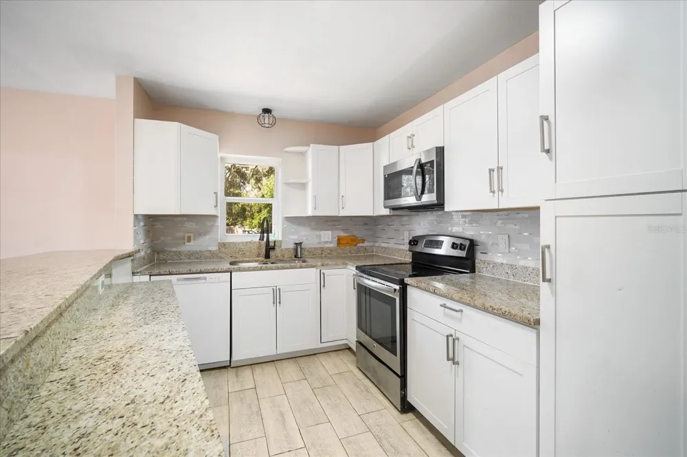 15229 MYRTLE STREET Dade City, FL 33523