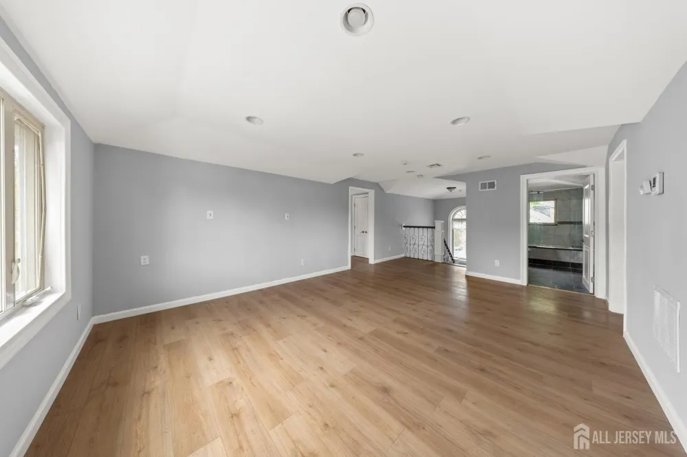 69-71 Summit Road Elizabeth, NJ 07208
