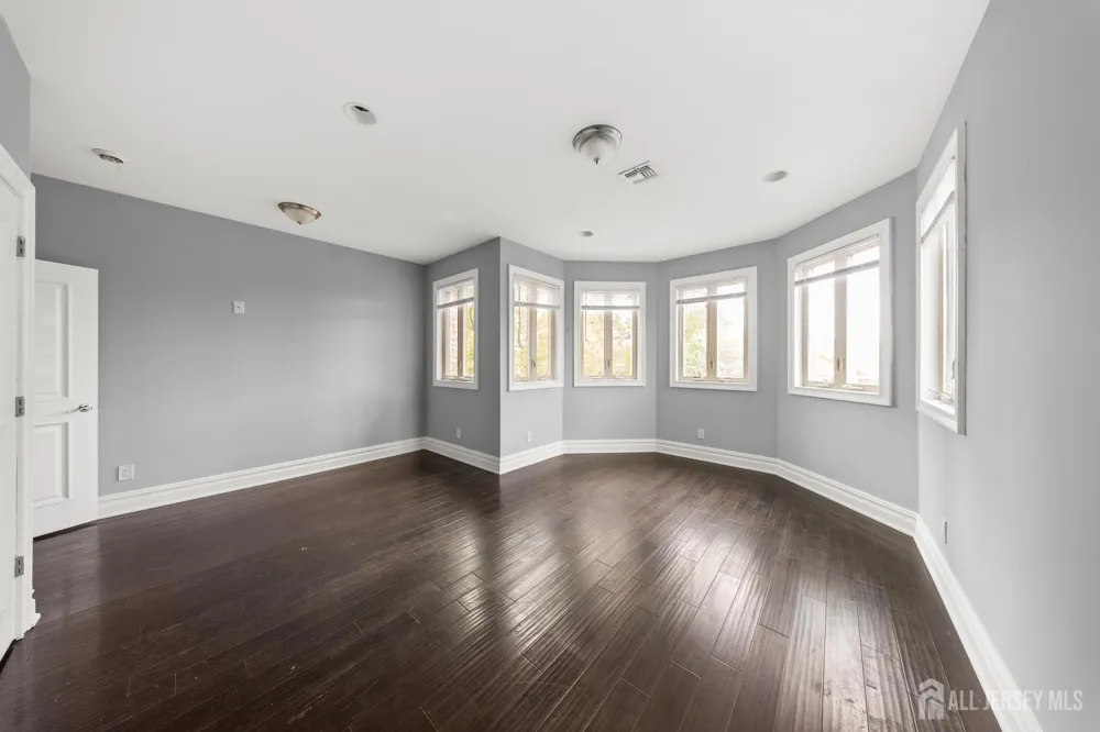 69-71 Summit Road Elizabeth, NJ 07208