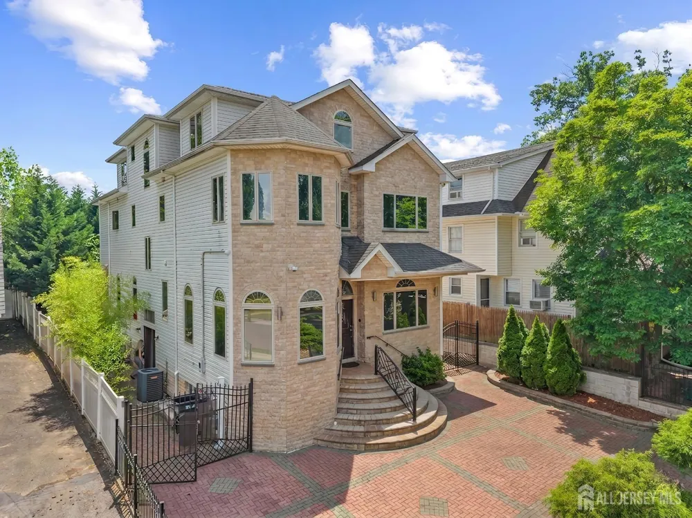 69-71 Summit Road Elizabeth, NJ 07208