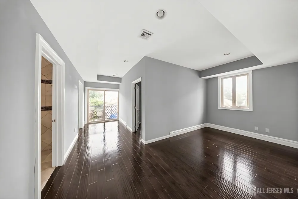 69-71 Summit Road Elizabeth, NJ 07208