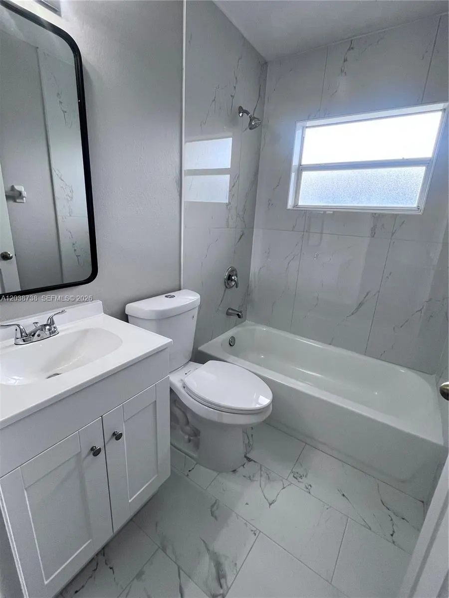 1808 SW SANTA BARBARA PL Cape Coral, FL 33991