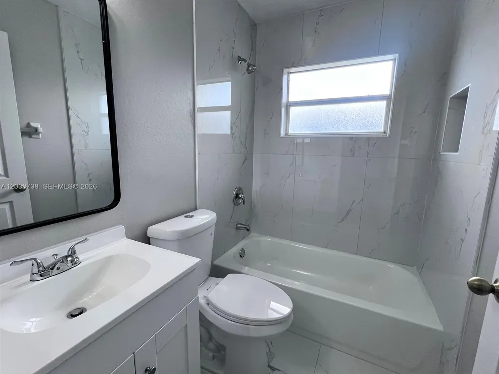 1808 SW SANTA BARBARA PL Cape Coral, FL 33991