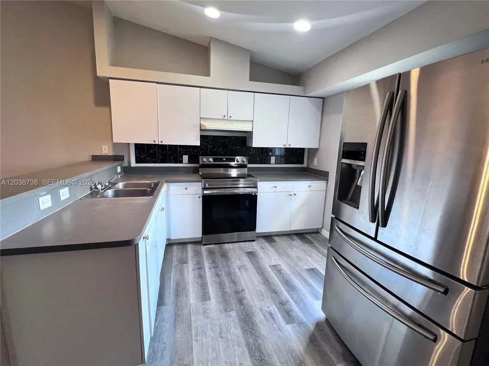 1808 SW SANTA BARBARA PL Cape Coral, FL 33991