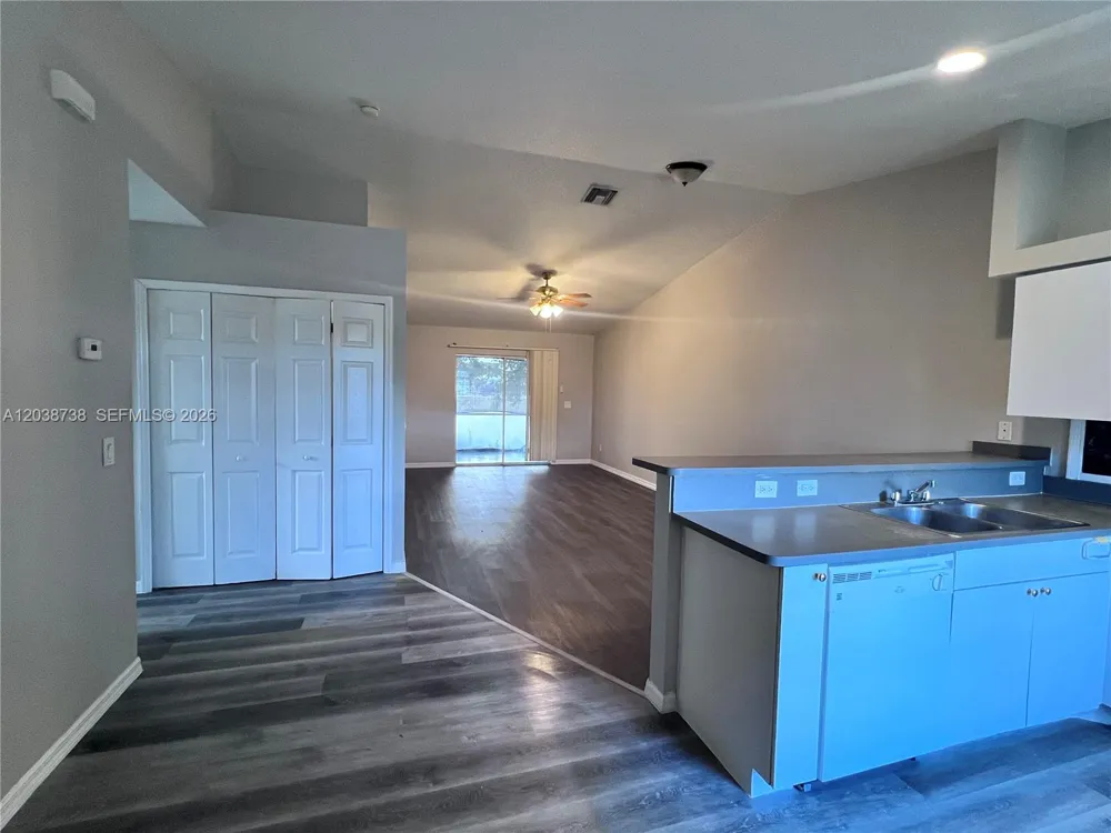 1808 SW SANTA BARBARA PL Cape Coral, FL 33991
