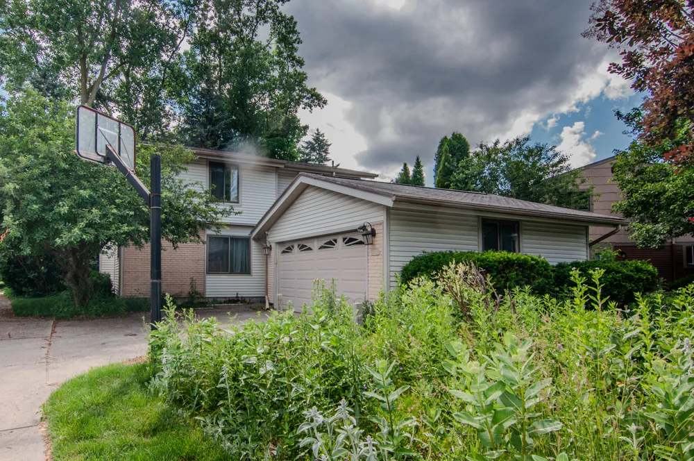 1325 Chartwell Carriage Way S East Lansing City, MI 48823