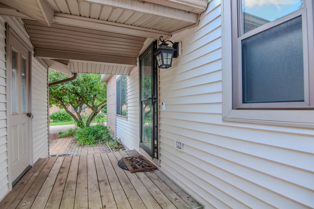 1325 Chartwell Carriage Way S East Lansing City, MI 48823