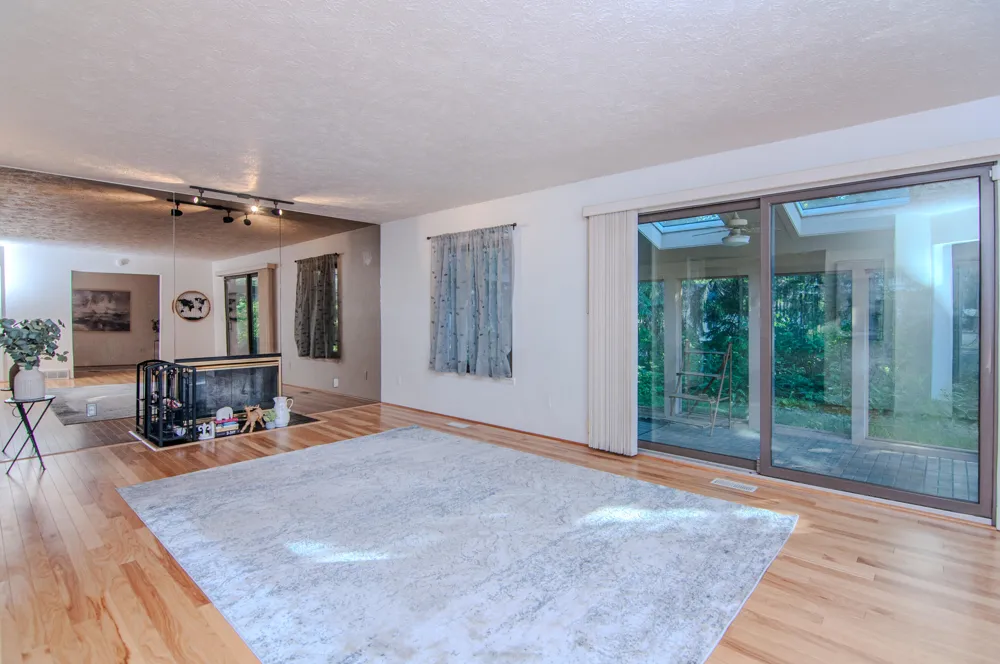 1325 Chartwell Carriage Way S East Lansing City, MI 48823