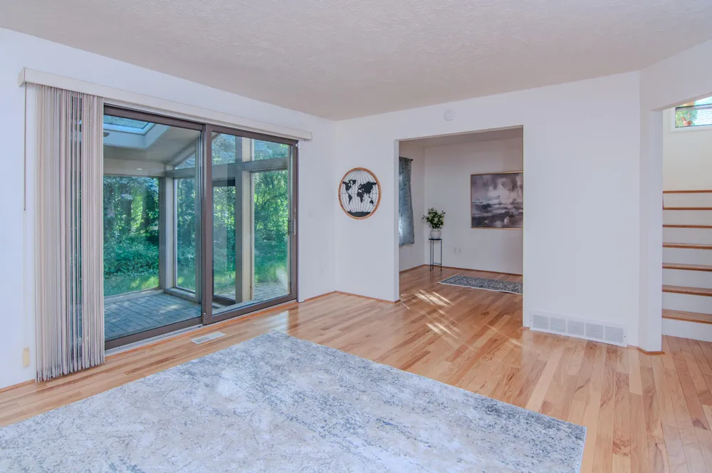 1325 Chartwell Carriage Way S East Lansing City, MI 48823