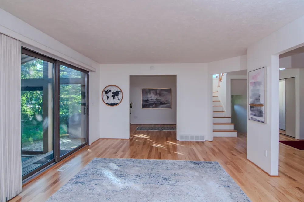 1325 Chartwell Carriage Way S East Lansing City, MI 48823