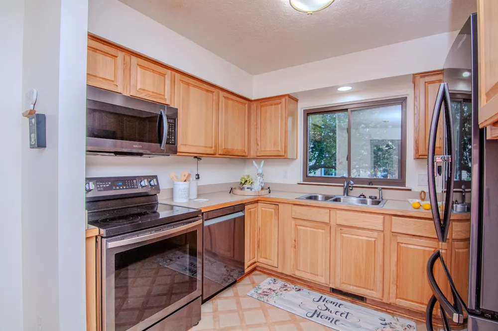 1325 Chartwell Carriage Way S East Lansing City, MI 48823