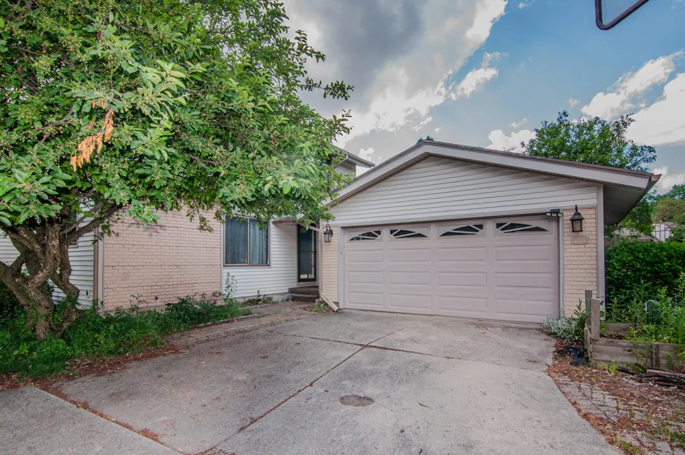 1325 Chartwell Carriage Way S East Lansing City, MI 48823