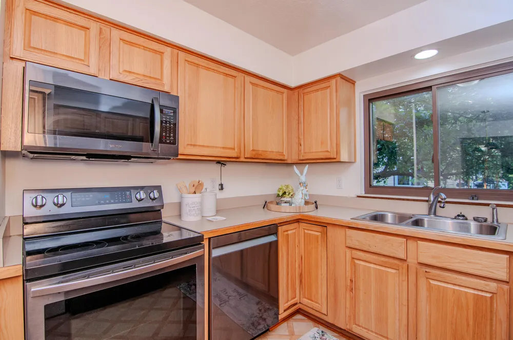 1325 Chartwell Carriage Way S East Lansing City, MI 48823