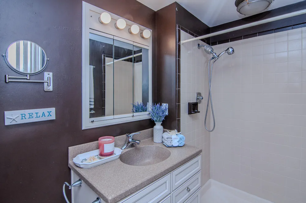 1325 Chartwell Carriage Way S East Lansing City, MI 48823